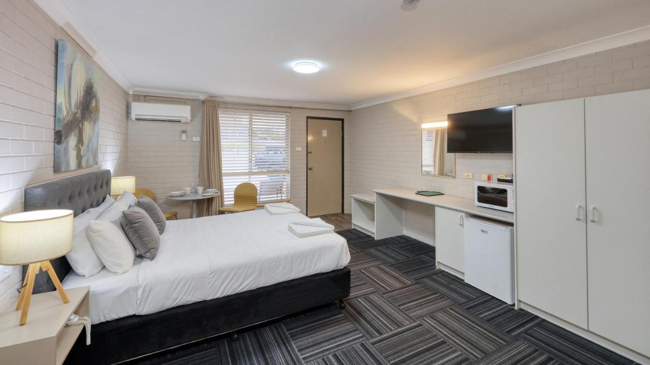 Canowindra Riverview Motel Екстериор снимка