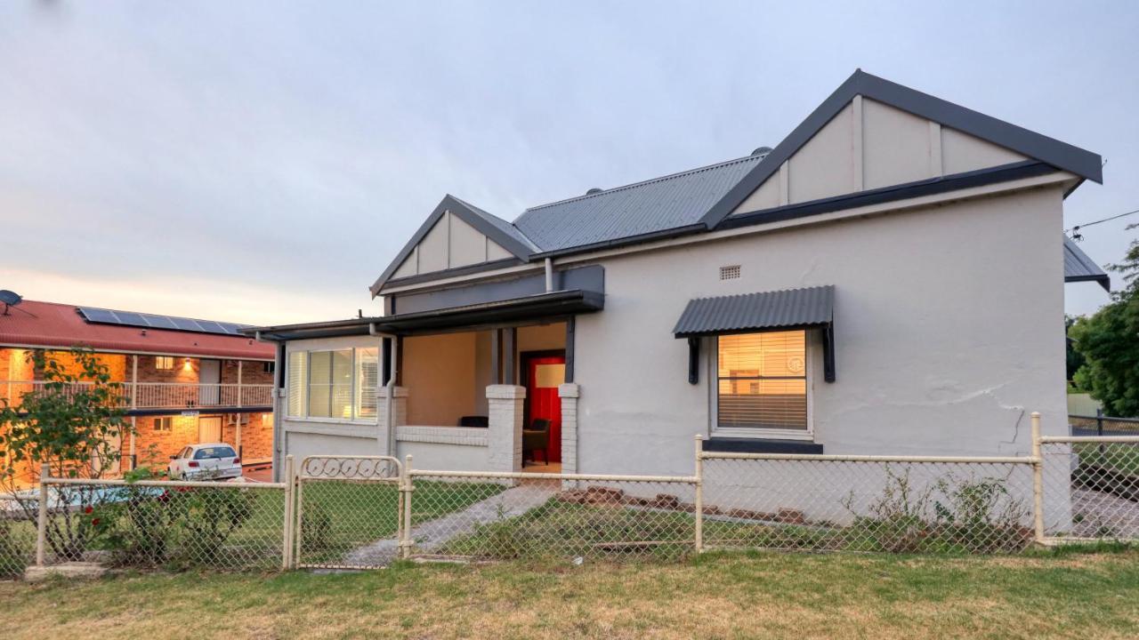 Canowindra Riverview Motel Екстериор снимка