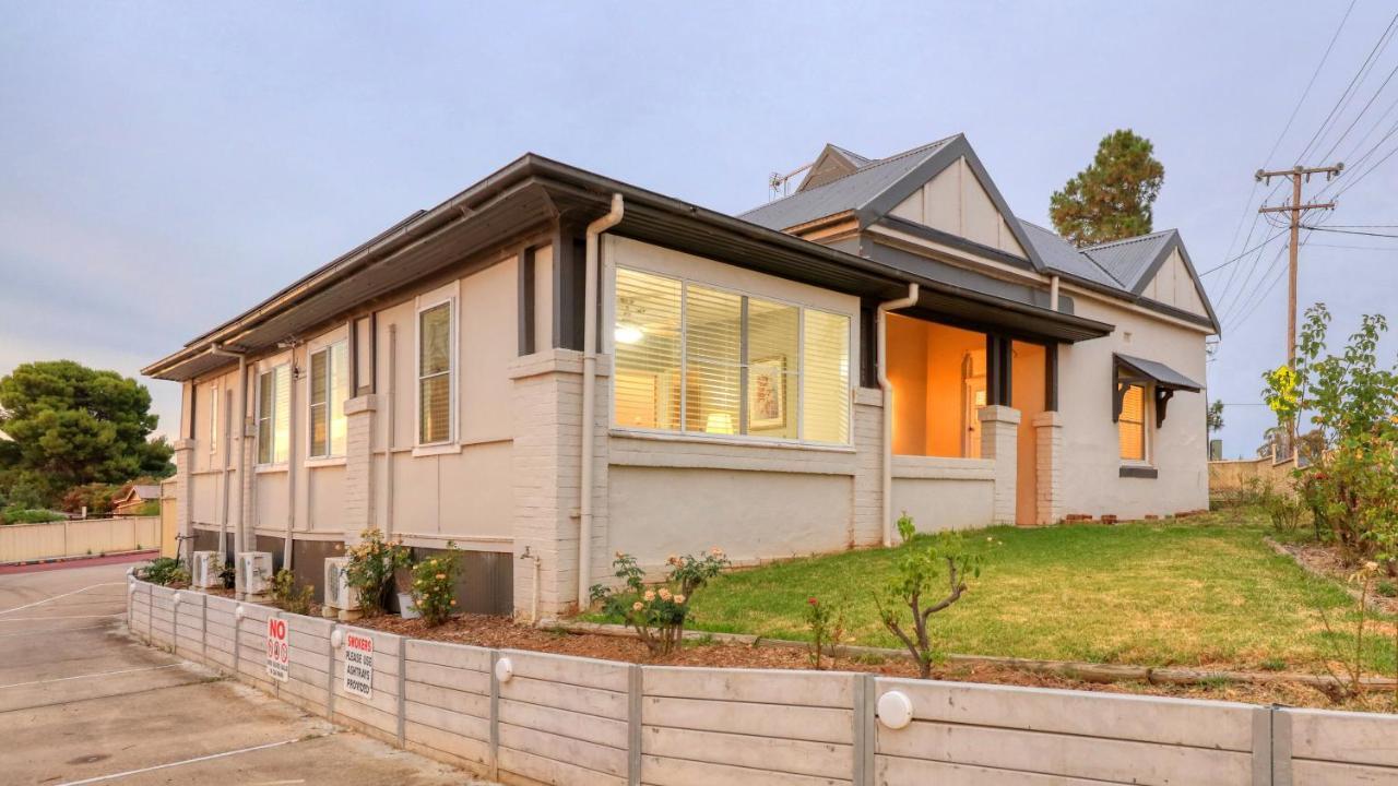 Canowindra Riverview Motel Екстериор снимка